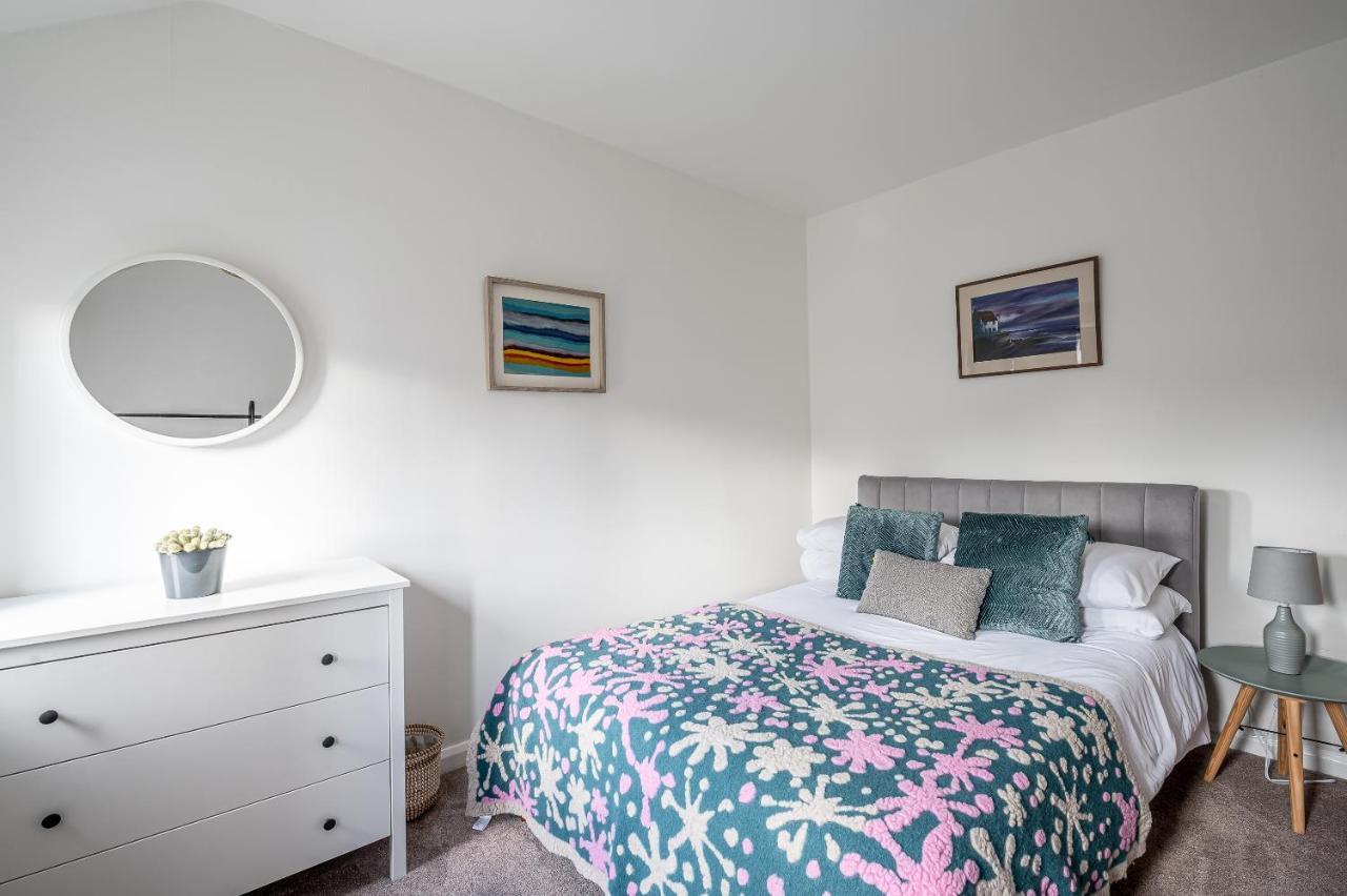 With Free Parking, 10 Min Walk To Bar Walls York
